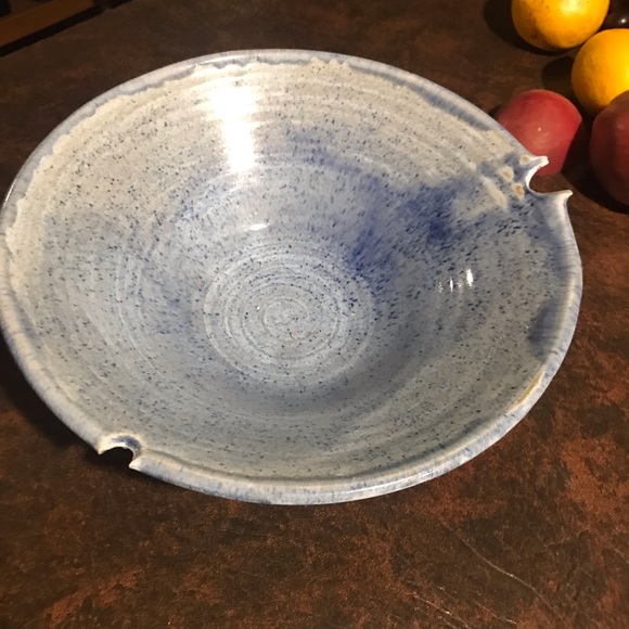 ARTISAN DESIGNED AND SIGNED  POTTERY - Picture 2 of 12